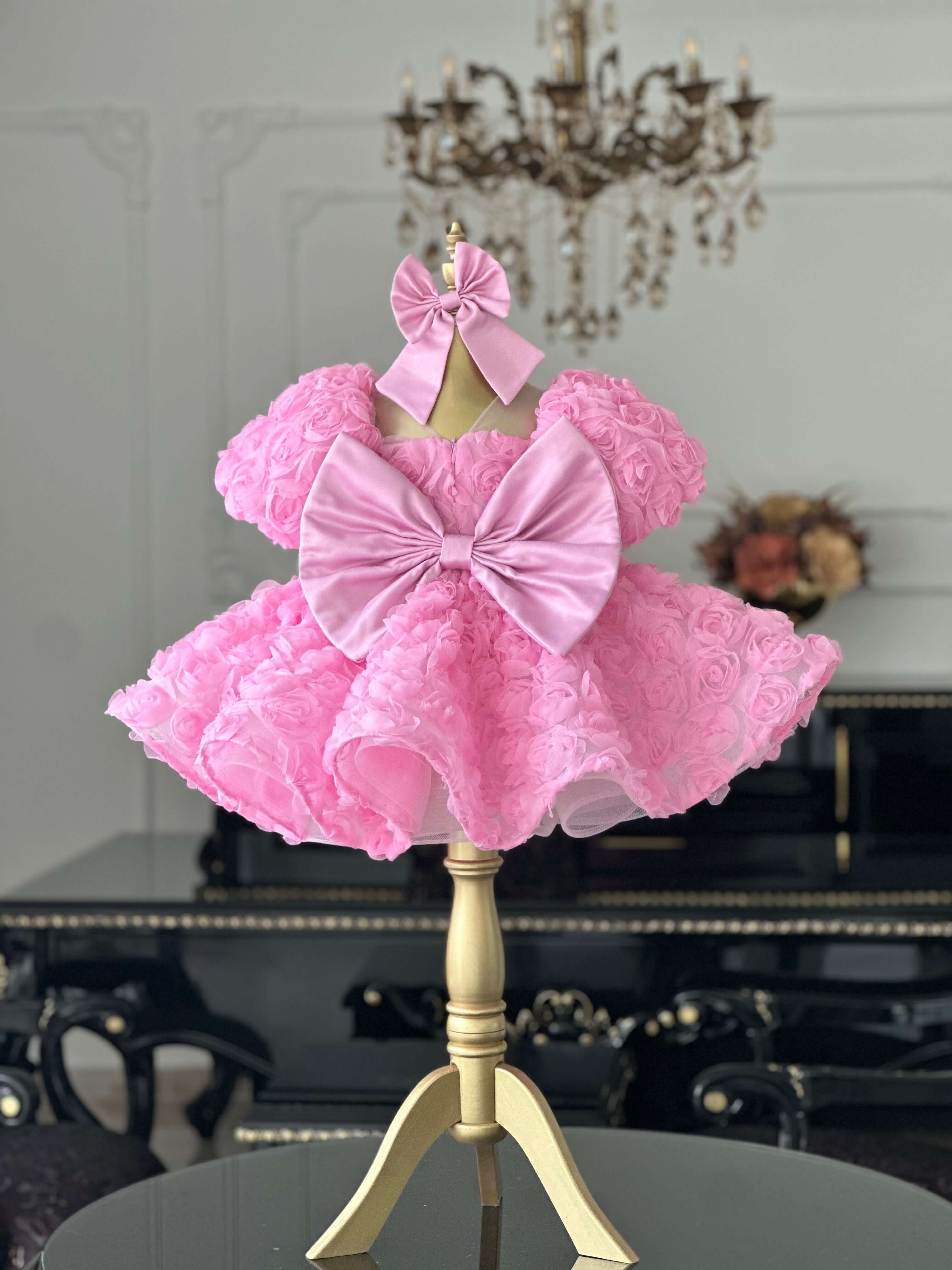 pembe rose elbise arka görünüm, saten fiyonk