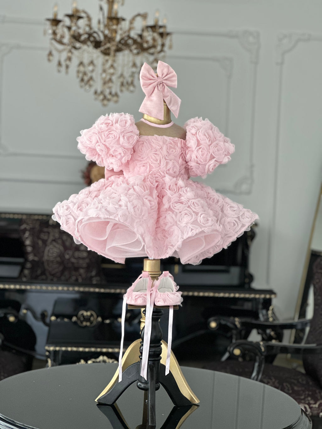 toz pembe güllü elbise tam görünüm