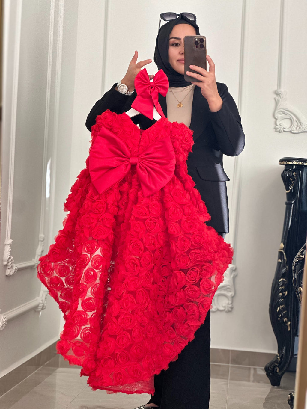 kırmızı rose abiye ve kırmızı saç fiyonku seti