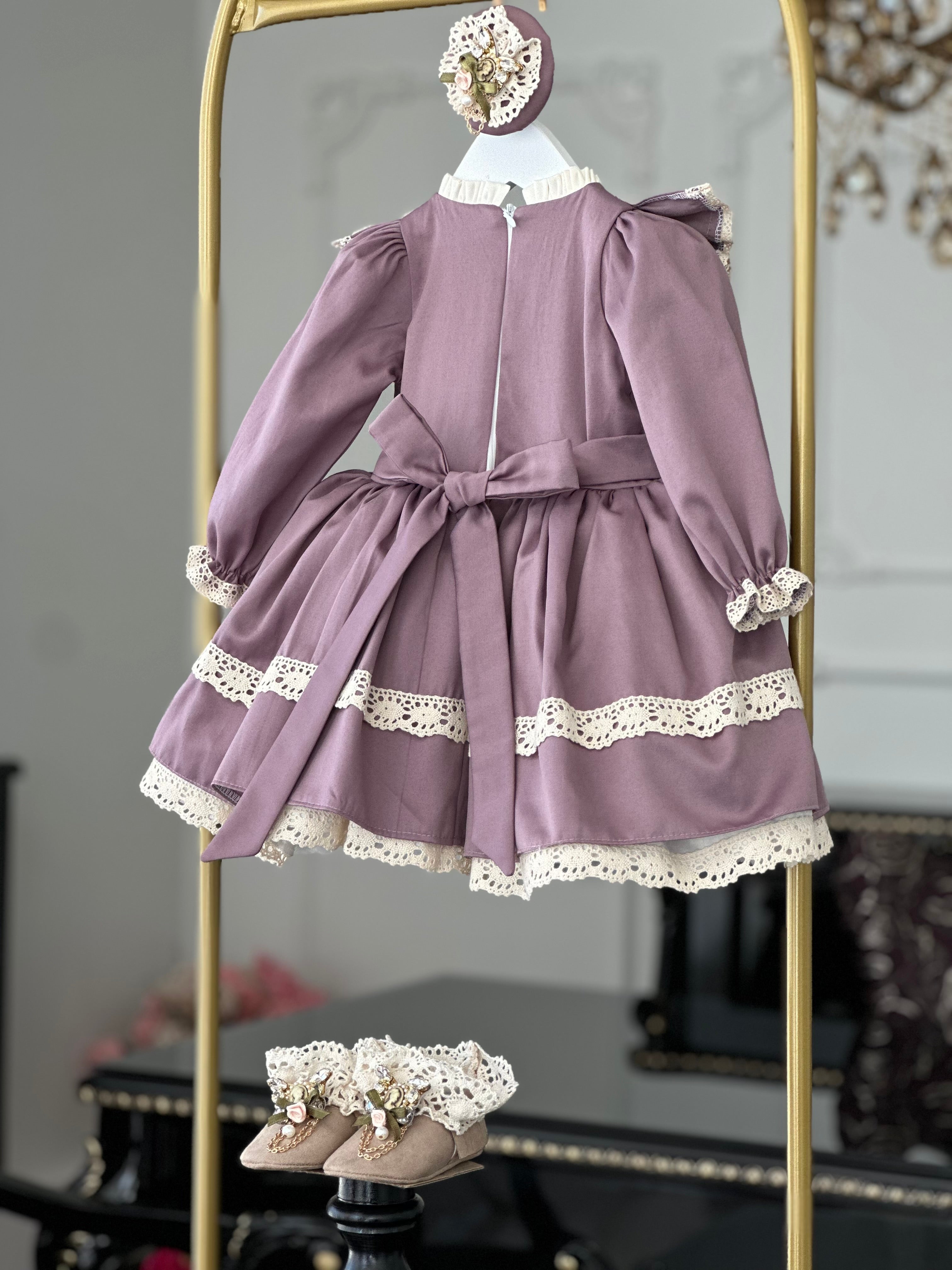 eflatun vintage elbise askıda tam görünüm