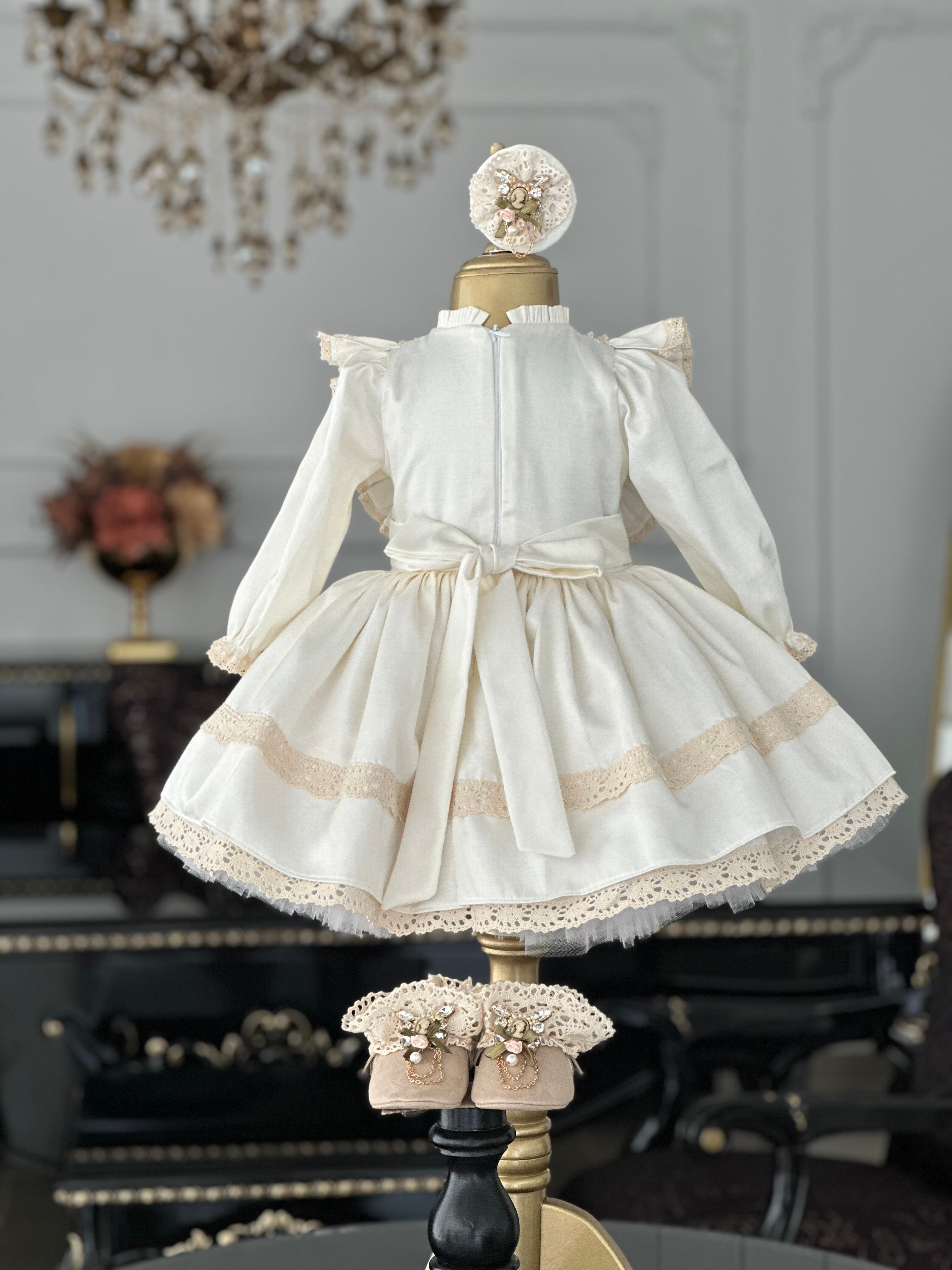krem vintage elbise arka görünüm, bel kuşağı